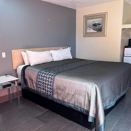 California Inn Hotel And Suites Adelanto Us 395 Екстер'єр фото