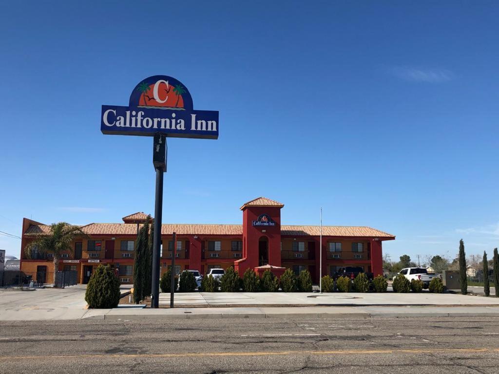 California Inn Hotel And Suites Adelanto Us 395 Екстер'єр фото