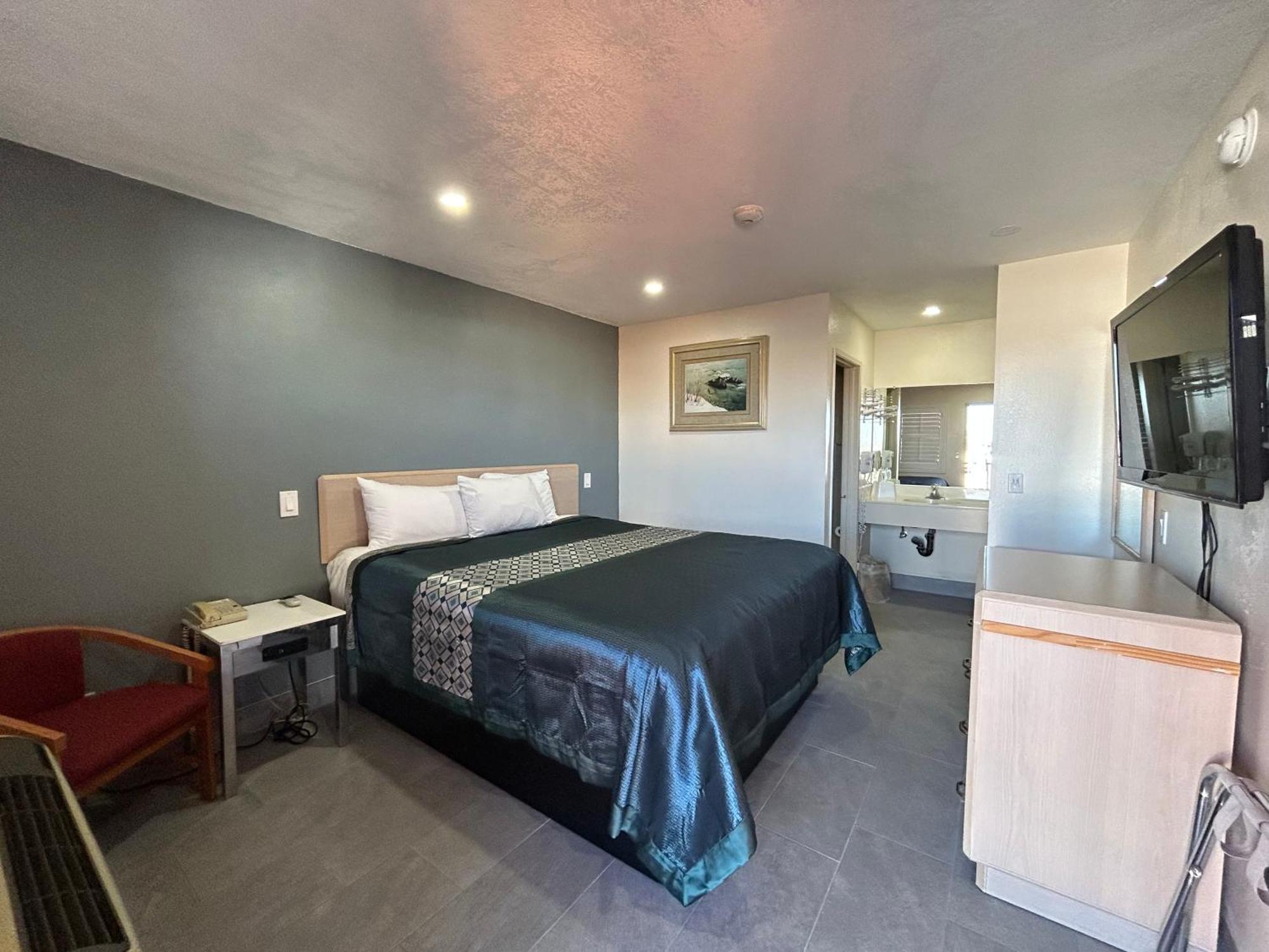 California Inn Hotel And Suites Adelanto Us 395 Екстер'єр фото