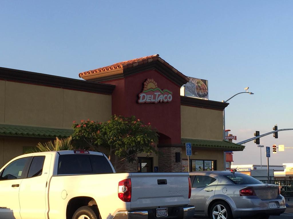 California Inn Hotel And Suites Adelanto Us 395 Екстер'єр фото