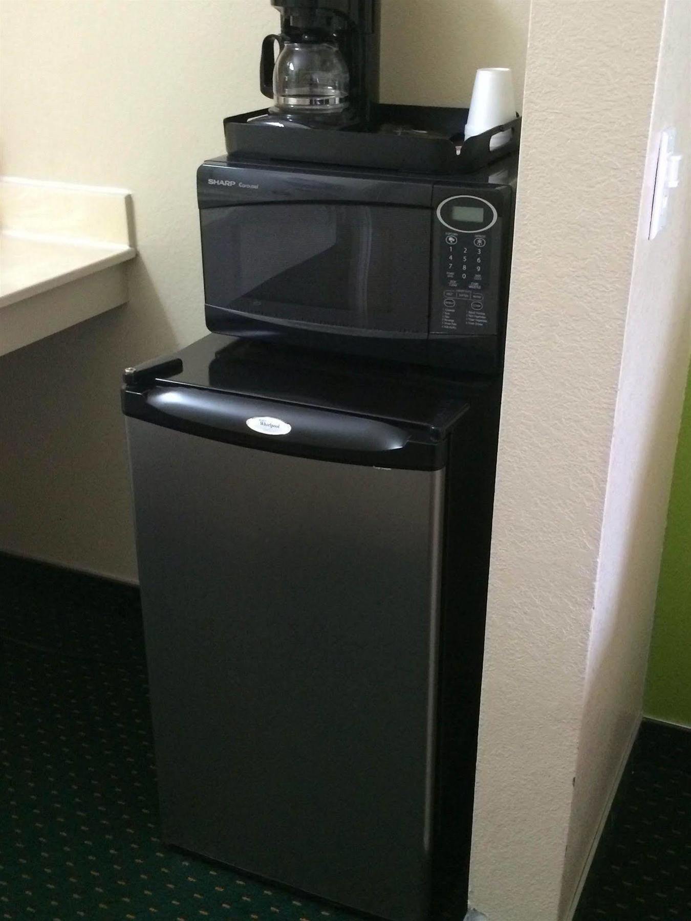 California Inn Hotel And Suites Adelanto Us 395 Екстер'єр фото